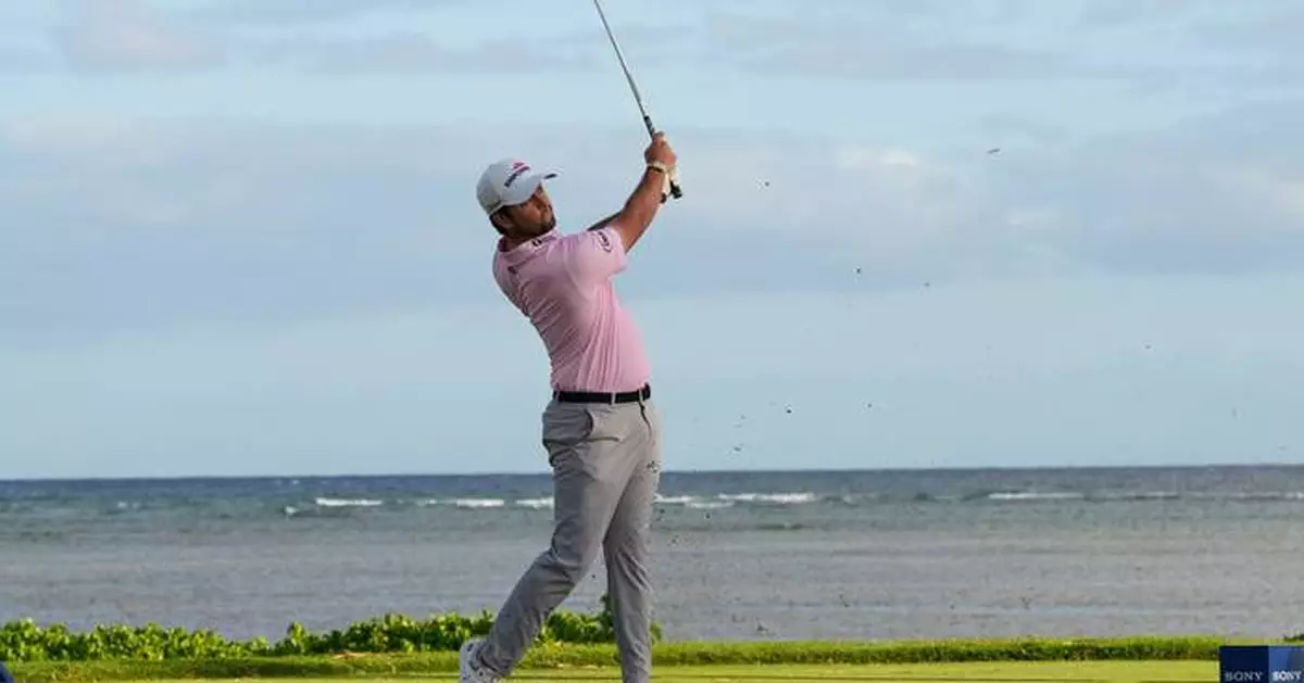 Davis Riley takes 2-shot lead in PGA Tour opener at wind-swept Waialae