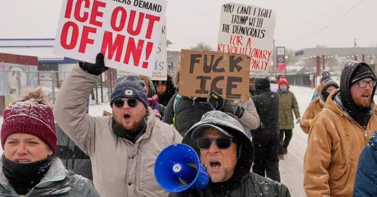 After Minneapolis, Democrats confront political vulnerabilities to battle Trump on immigration