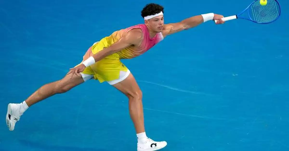 American Ben Shelton heads to the Australian Open after losing in the Auckland quarterfinals