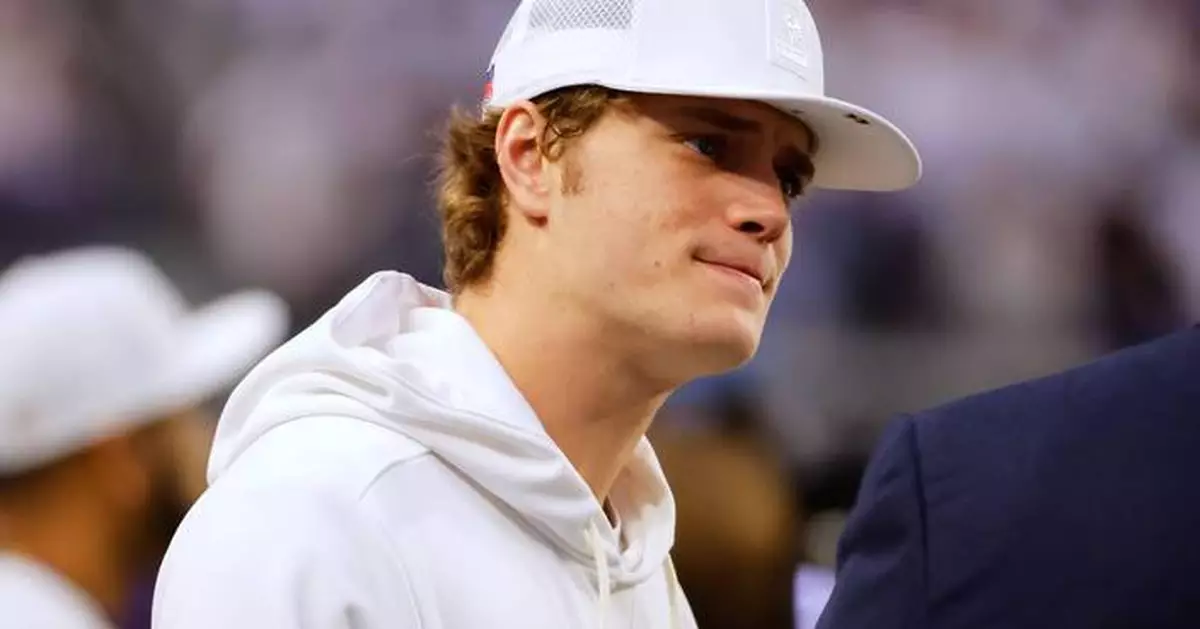 Vikes' McCarthy returns to practice, with progress on hand injury giving him chance to play vs. Pack