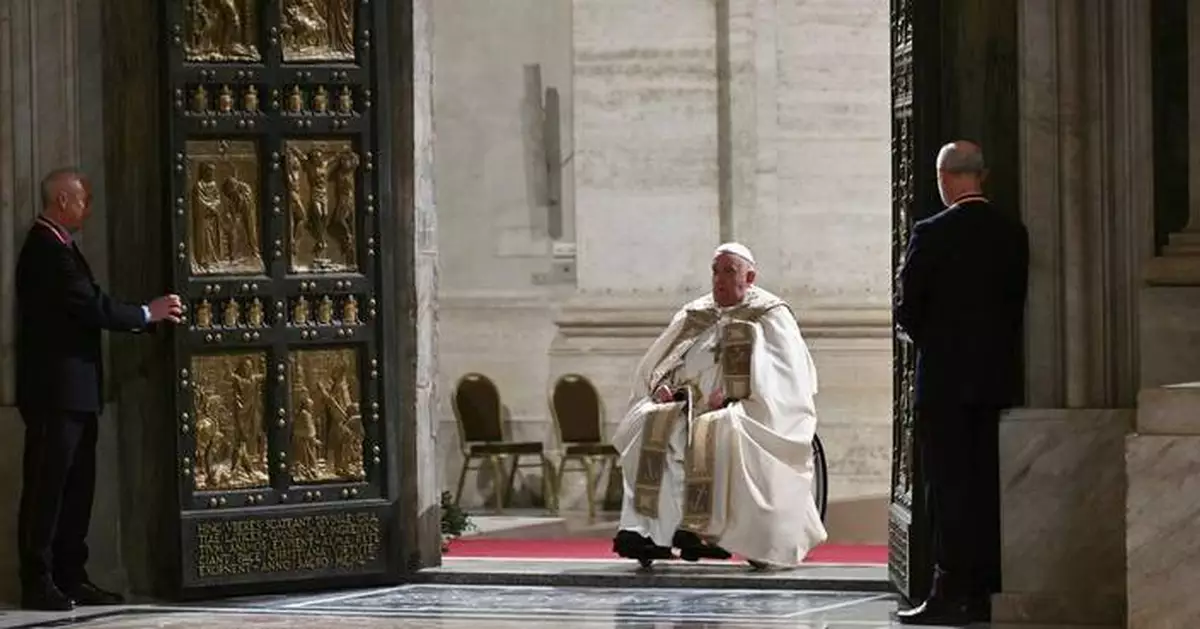 Final pilgrims cross Holy Door as Vatican claims Jubilee success with 33 million visitors