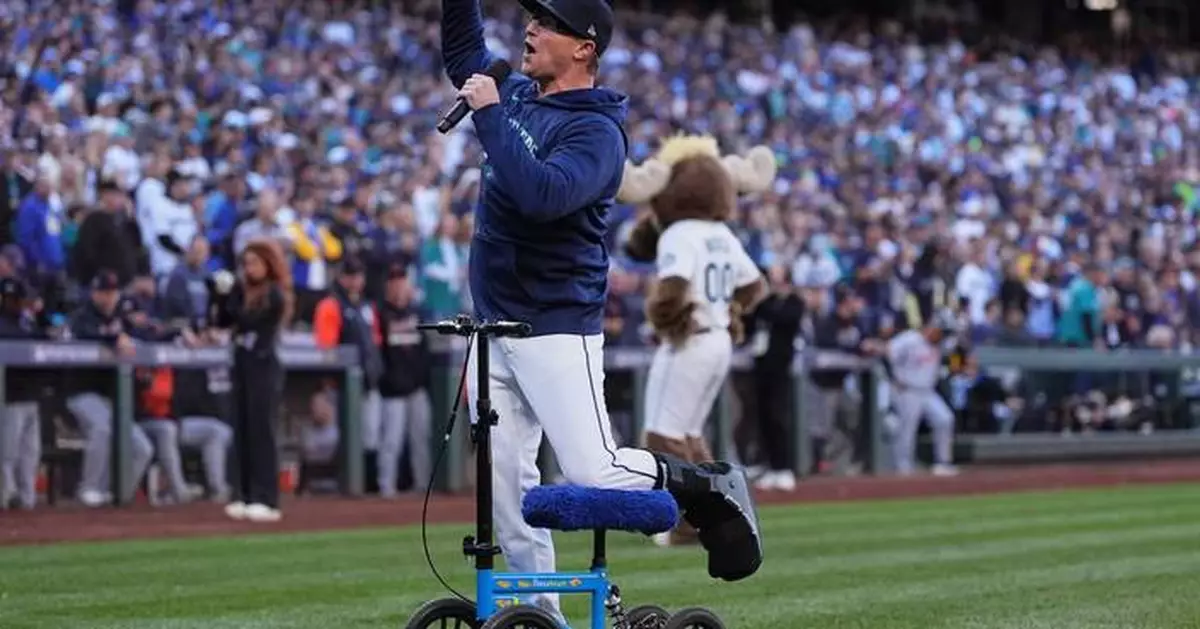 Cubs agree to minor league contracts with outfielder Chas McCormick and reliever Trent Thornton