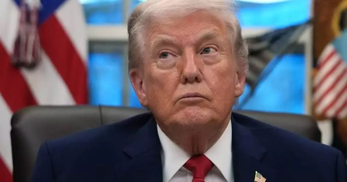 Trump threatens tariffs on any country selling oil to Cuba, a move that puts pressure on Mexico