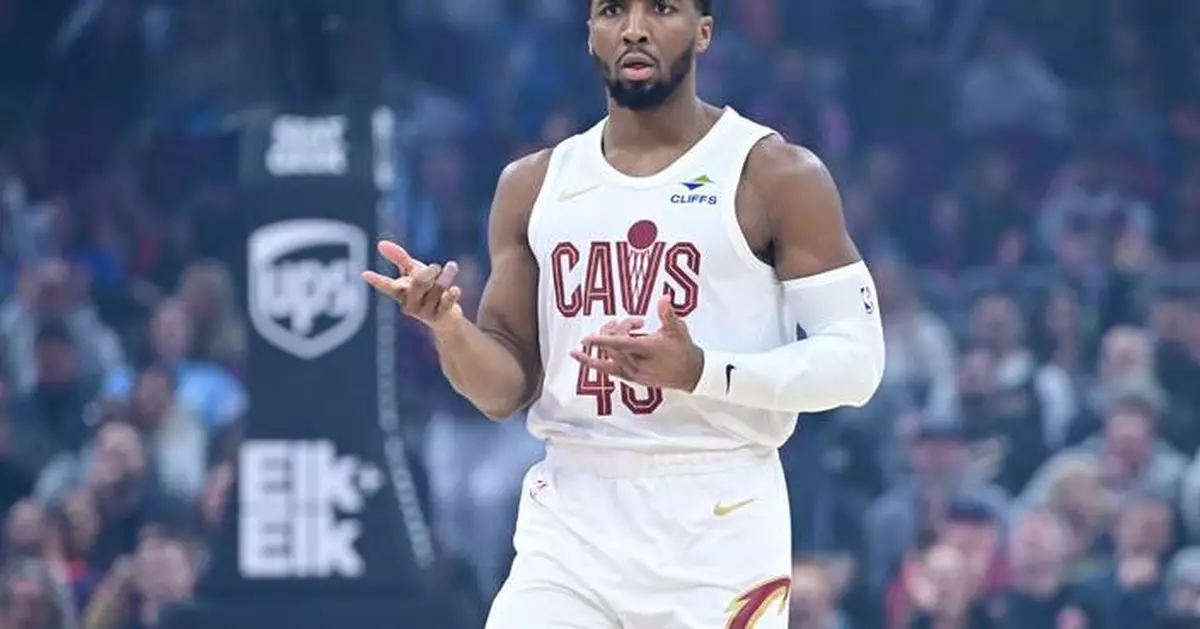 Mitchell scores 33 points, Mobley adds 29 and 13 boards to pace Cavaliers to 123-118 win over Kings