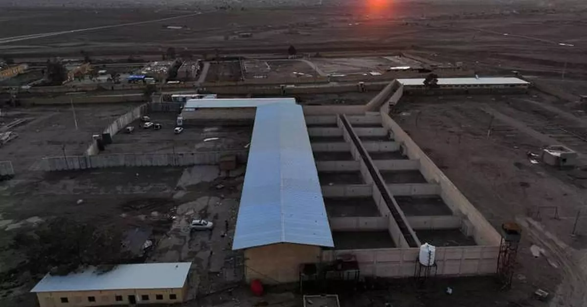 Baghdad says it will prosecute Islamic State militants being moved from Syria to Iraq