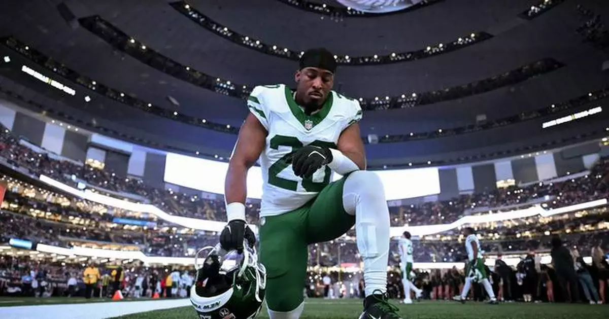 Jets' Breece Hall questionable for season finale against Bills, Isaiah Williams voted team MVP