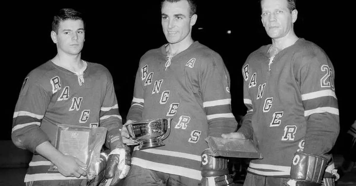 Phil Goyette, former NHL forward and Islanders' first coach, dies at 92