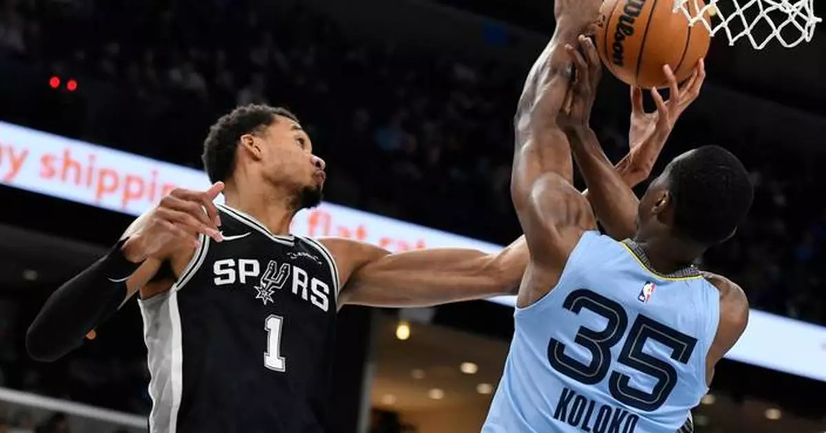 Cam Spencer scores 21, including the final five, to give the Grizzlies a 106-105 win over the Spurs