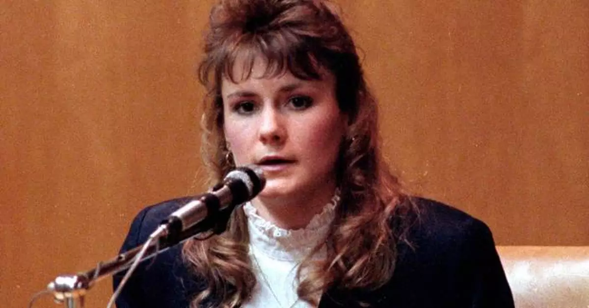 Pamela Smart seeks to overturn conviction for having teenager murder her husband