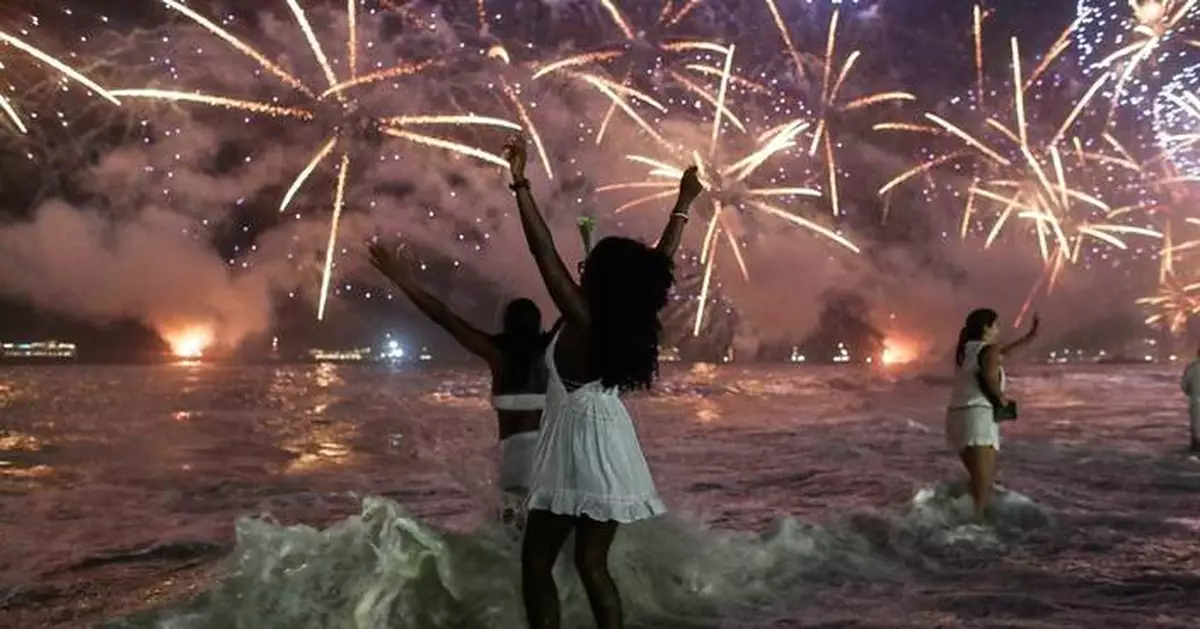 Fireworks dazzled Rio's sky, and more top photos this week in Latin America and the Caribbean