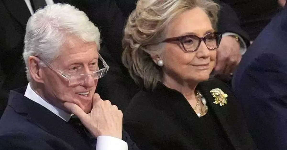 Republicans and some Democrats back contempt for the Clintons in House Epstein probe