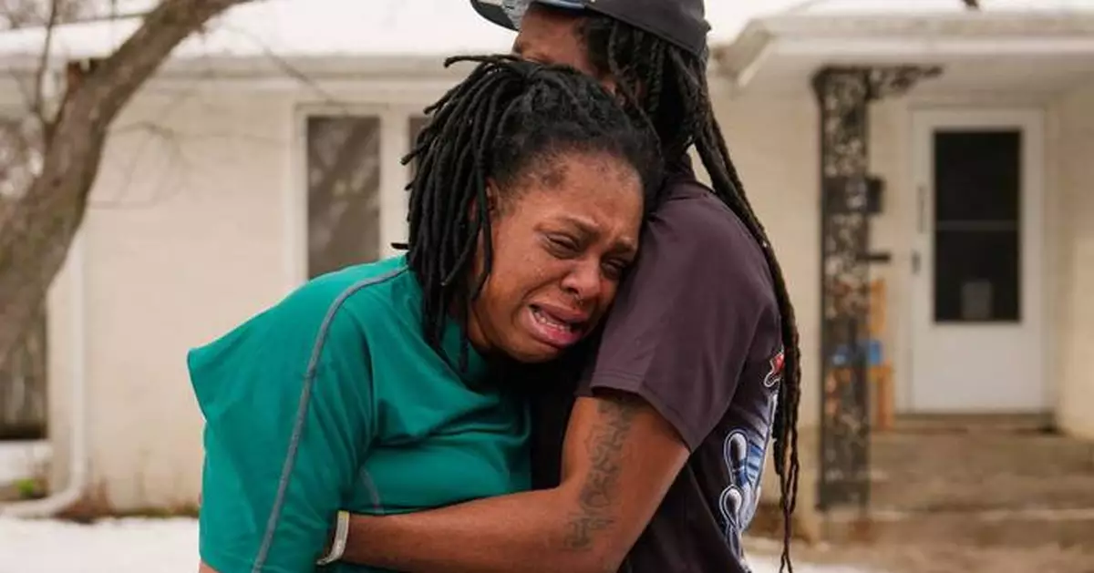 Immigration arrests and tense confrontations in Minneapolis, in photos