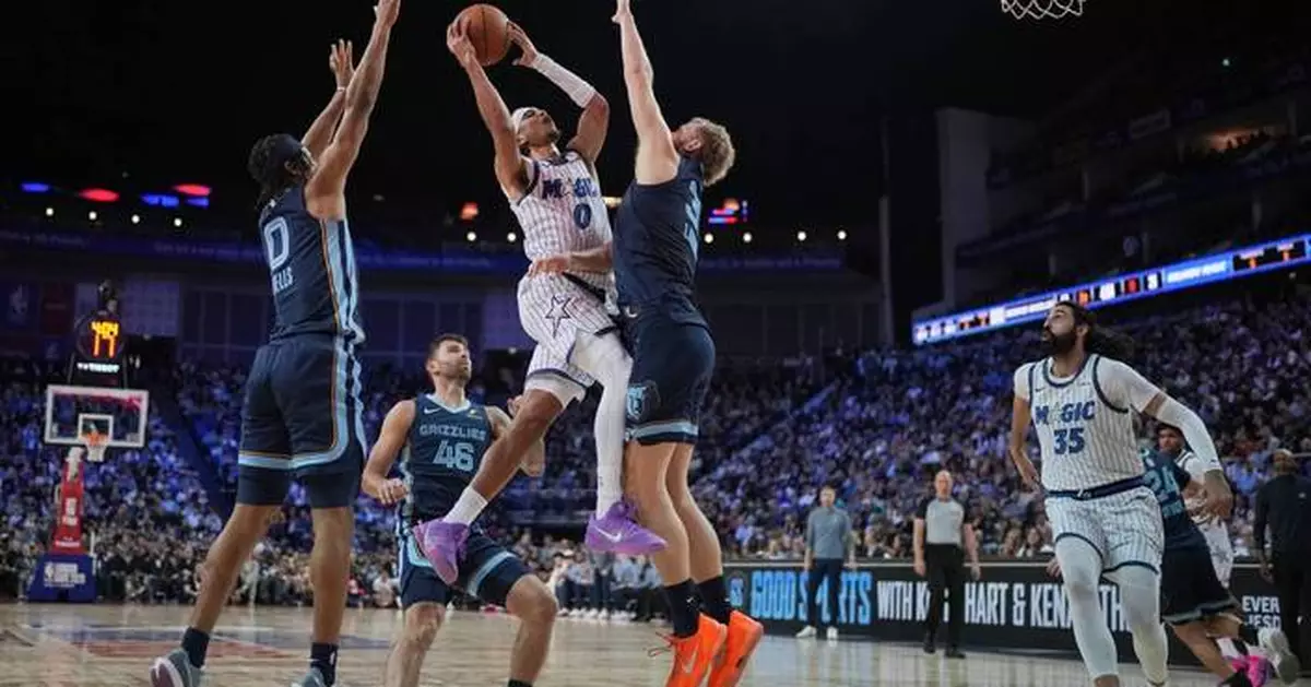 Heckler yells 'leave Greenland alone!' during US national anthem at NBA game in London