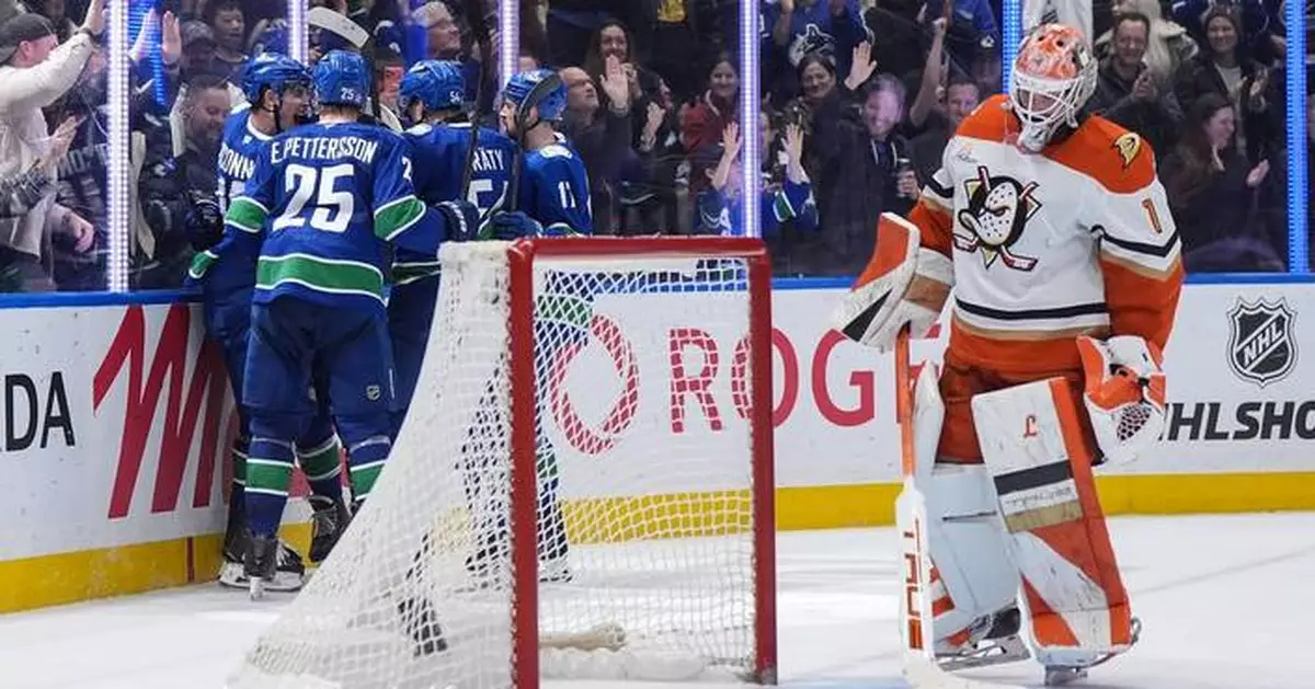 Tolopilo makes 32 saves in Canucks' 2-0 win over Ducks, but doesn't get credit for shutout