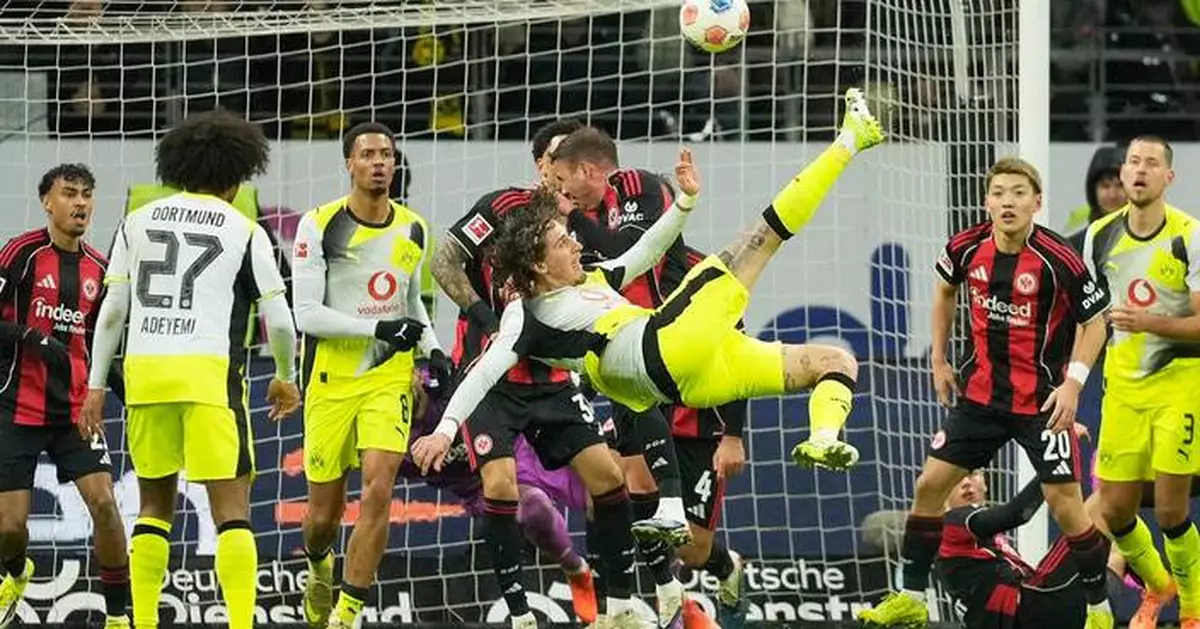 Frankfurt share new year spoils with Dortmund in thrilling Bundesliga draw