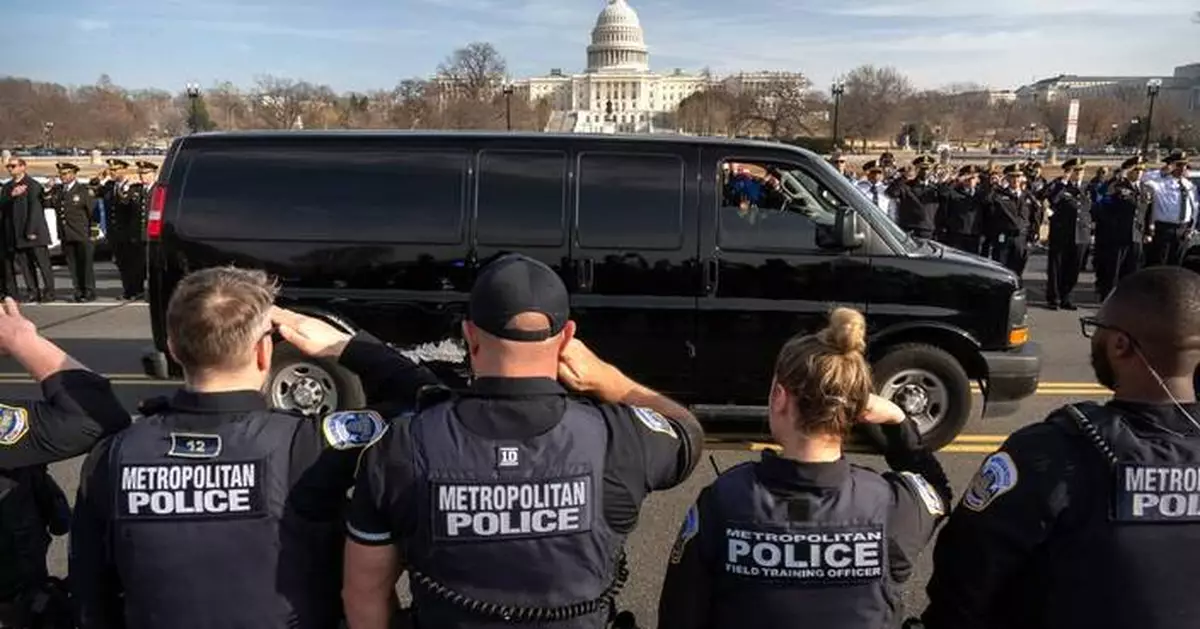Washington Metropolitan Police officer dies from injuries suffered while helping stranded motorist