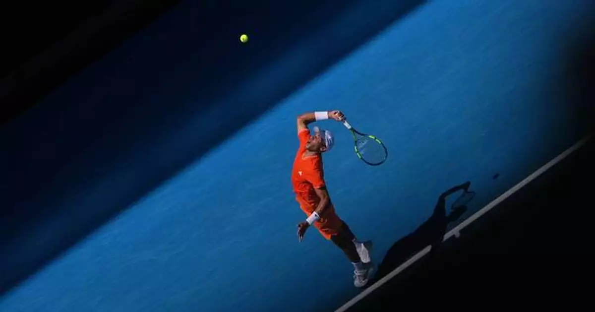 Australian Open photos show shafts of light at Melbourne Park