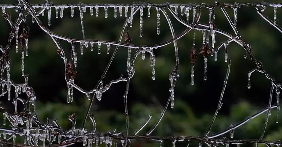 Blast of winter weather hits Midwest and East Coast and could bring snow to Florida