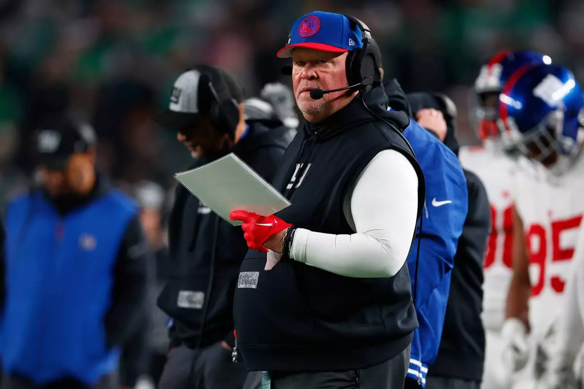 FILE - New York Giants defensive coordinator Don "Wink" Martindale during an NFL football game against the Philadelphia Eagles, in Philadelphia, Dec. 25, 2023. (AP Photo/Rich Schultz, File)