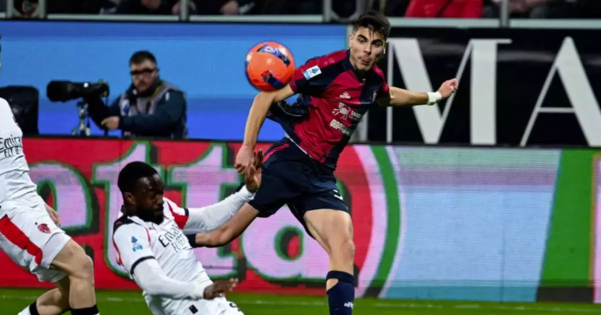 Leão strike takes AC Milan to the top of Serie A