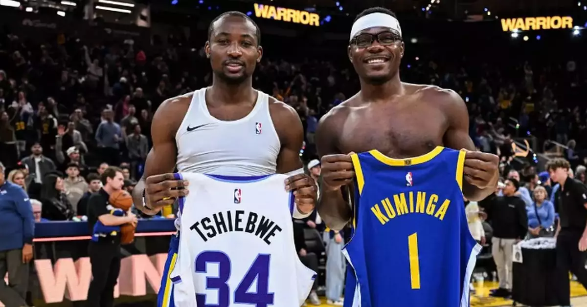 Warriors coach Steve Kerr chatted with Jonathan Kuminga about his uncertain situation