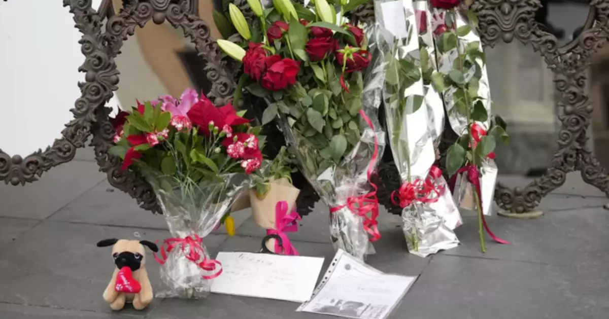 Rome pays last respects to fashion 'emperor' Valentino in a two-day public viewing