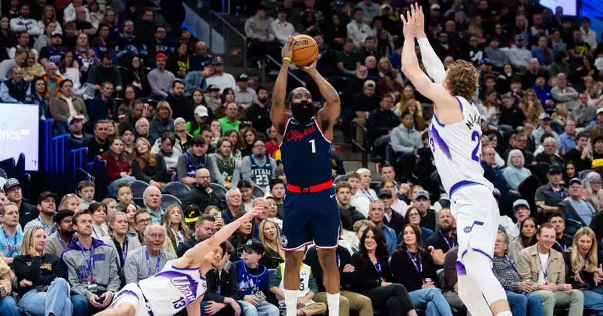 Clippers beat the Jazz 115-103 behind Leonard's 25th straight game with more than 20 points