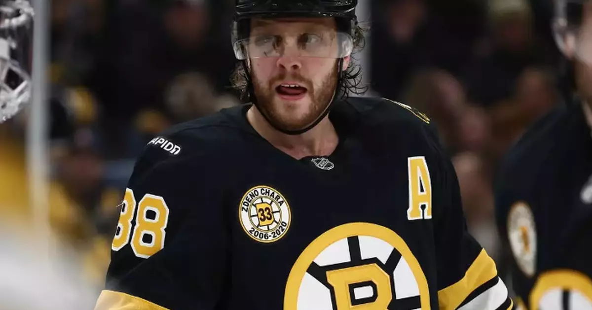 Pastrnak lifts Bruins to 3-2 win over Predators with OT goal
