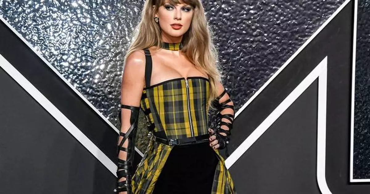 Taylor Swift, Kenny Loggins, members of Kiss and more get into Songwriters Hall of Fame