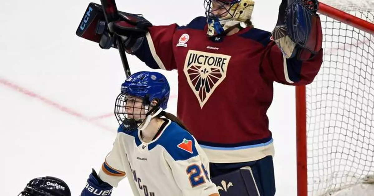 Desbiens stops 26 shots, Gosling scores in Victoire's 1-0 win over Goldeneyes in Quebec City