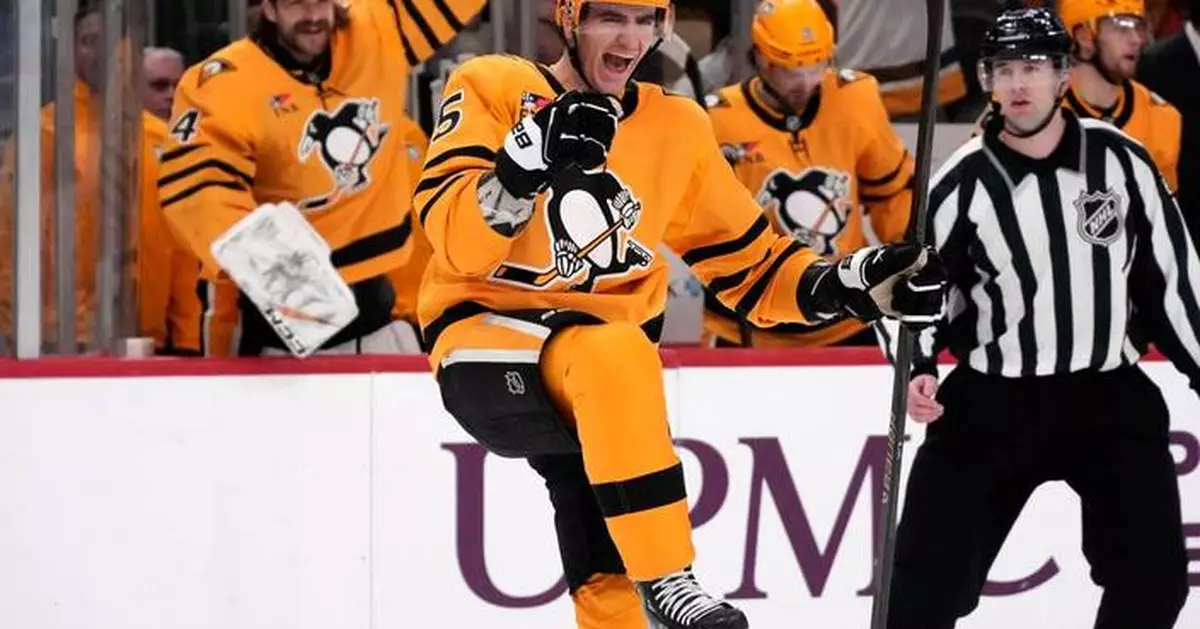 Penguins have 4-goal 2nd period to rout Blackhawks 6-2 for 5th straight win