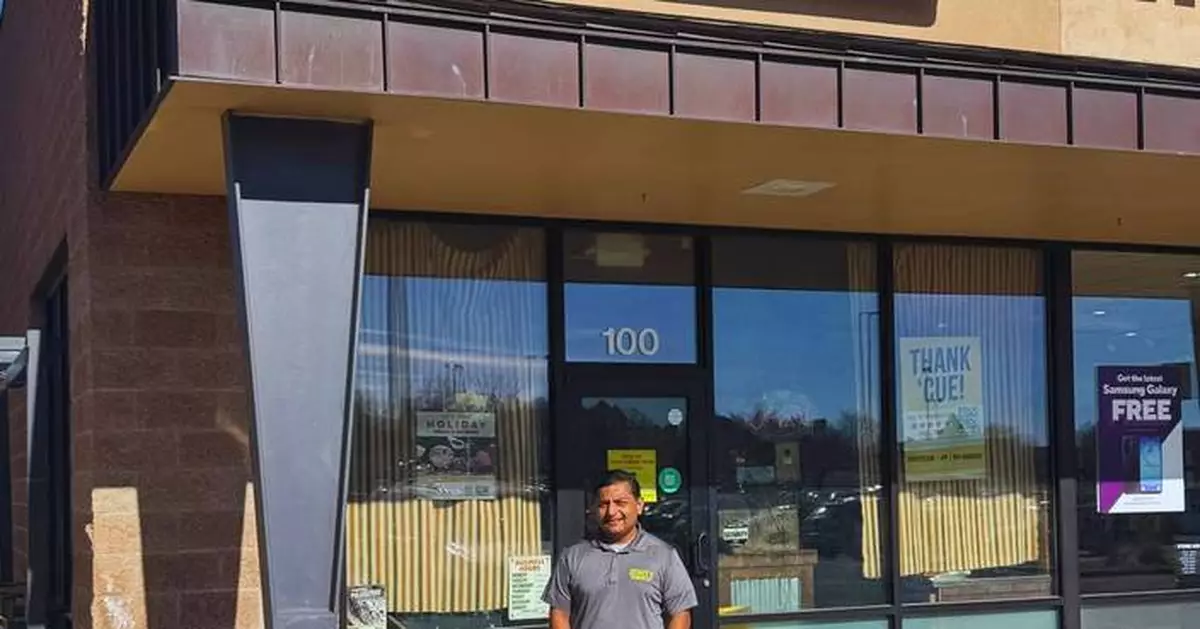 Neri Christian Heats Up Dickey’s Barbecue Pit in Pueblo, CO with Guest Appreciation Event