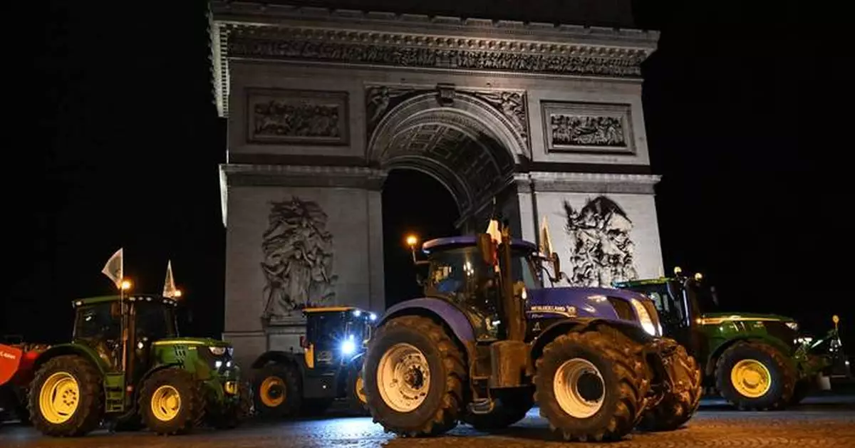 French farmers drive 350 tractors to Parliament to protest low incomes and EU trade deal