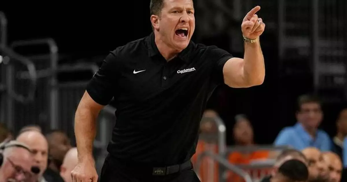 No. 2 Iowa State loses second straight, 79-70 to Cincinnati