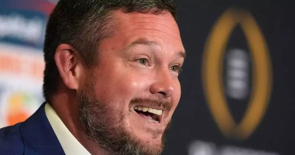 As CFP plods along, transfers and coaching moves don't wait. Oregon's Dan Lanning wants change