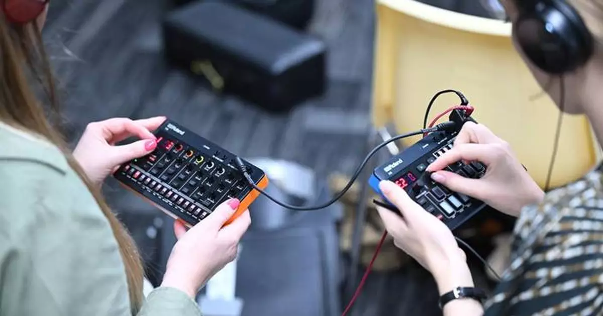 Roland and Musical Futures International Bring Hands-On Electronic Music Education to Classrooms with the Roland ASPIRE Project
