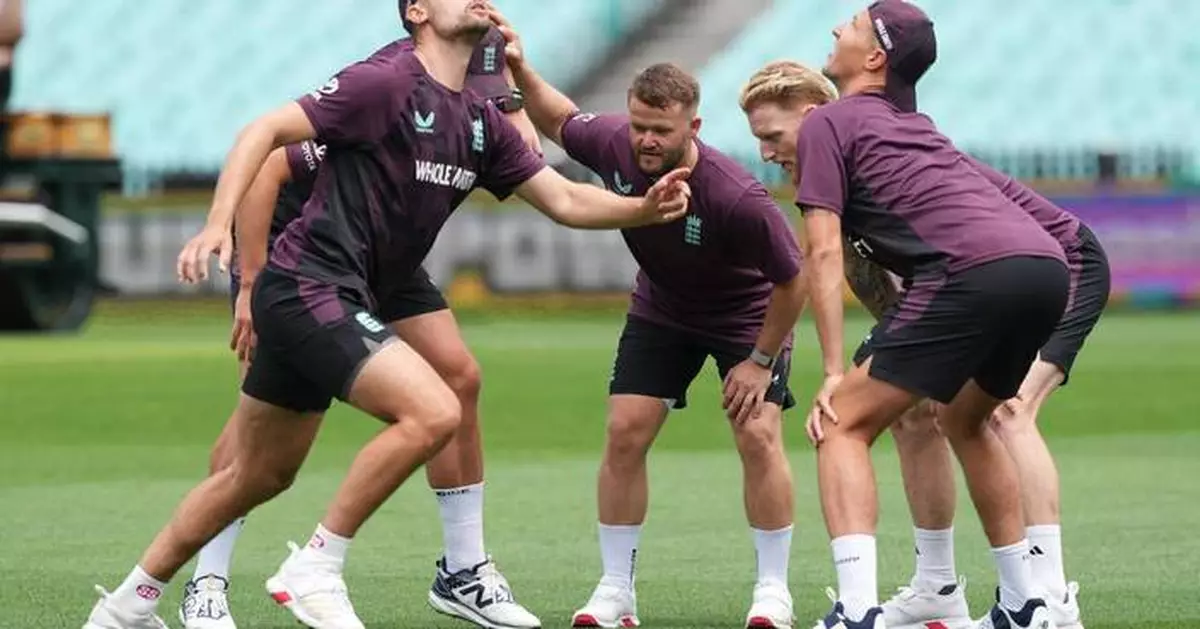 Rifle-toting police will patrol the 5th Ashes cricket test in Sydney following Bondi shootings