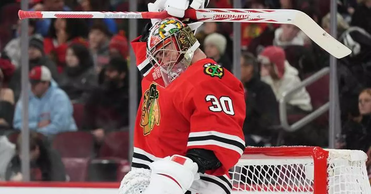 Mikheyev scores twice as the Blackhawks beat the slumping Stars 4-3