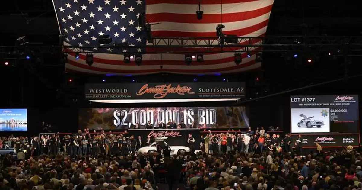 Barrett-Jackson Scottsdale Auction Celebrates Incredible Start to New Year Demonstrating Strength of Collector Car Hobby with 100% Sell-Through, Hosts Grammy-Nominated Singer-Songwriter Linda Perry for Sale of Collectible Camaro