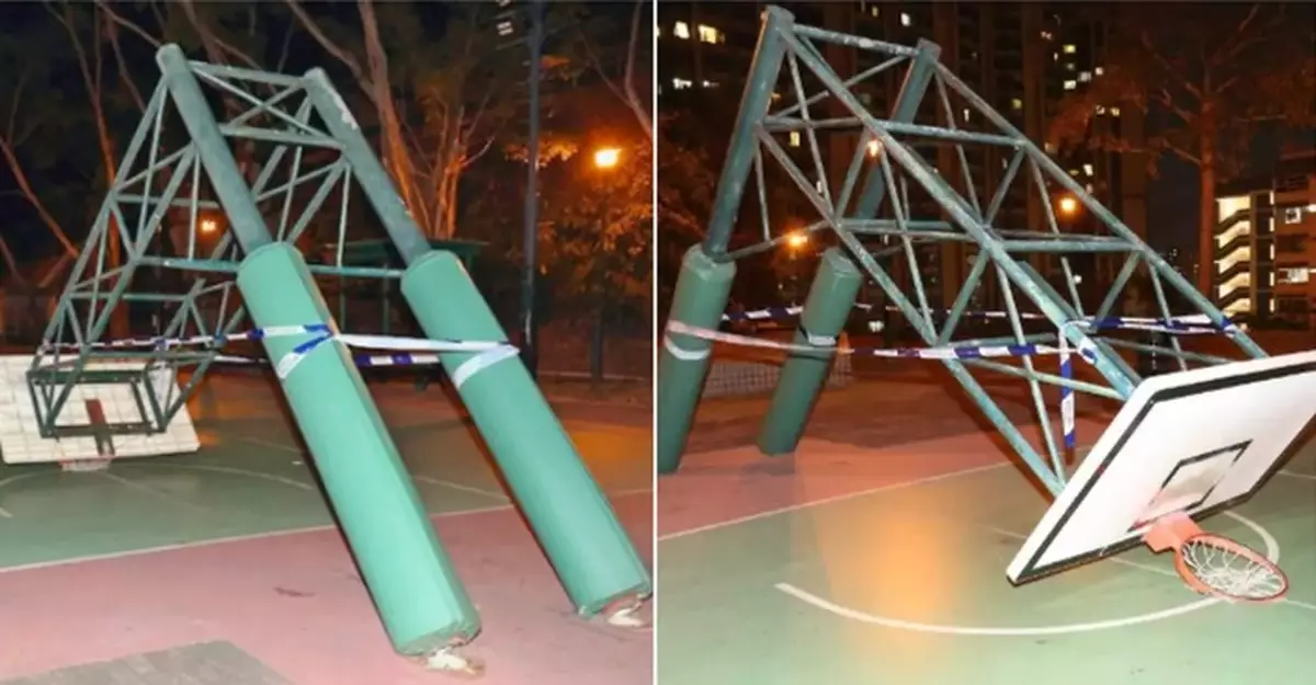 A Basketball Stand Collapsed at the Kau Pui Lung Road in To Kwa Wan, Striking a 20-year-old Youth in the Head