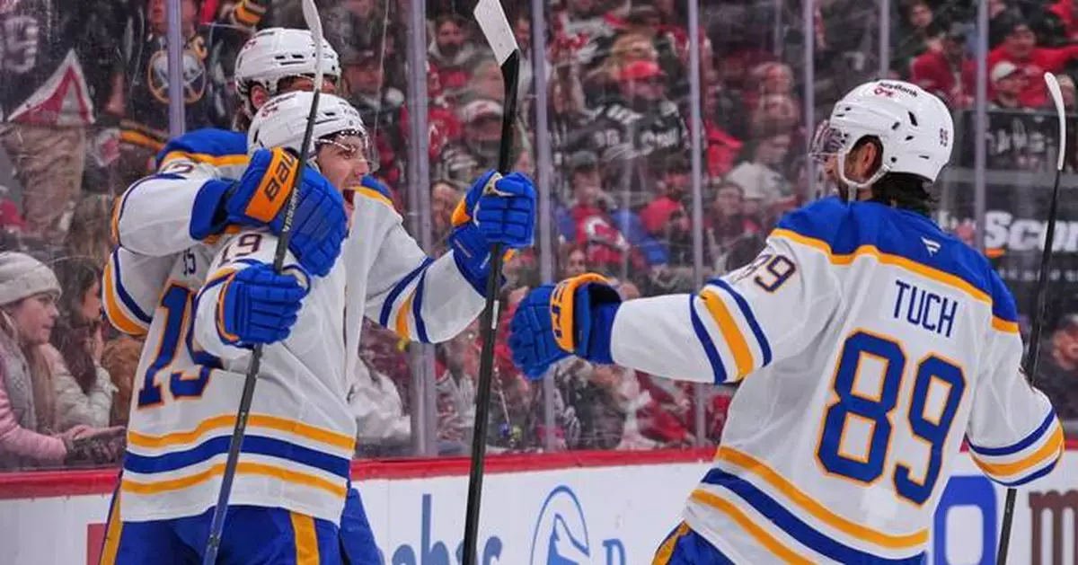 Lyon makes 27 saves against former Florida teammates, Sabres top Panthers 3-2