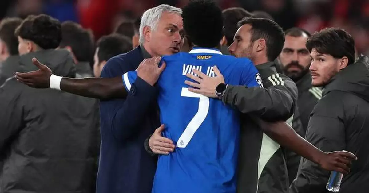 Madrid game at Benfica halted for several minutes as Vinícius says opponent racially insulted him