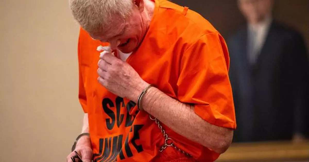 Alex Murdaugh continues to insist he didn't kill wife and son as he gets another day in court