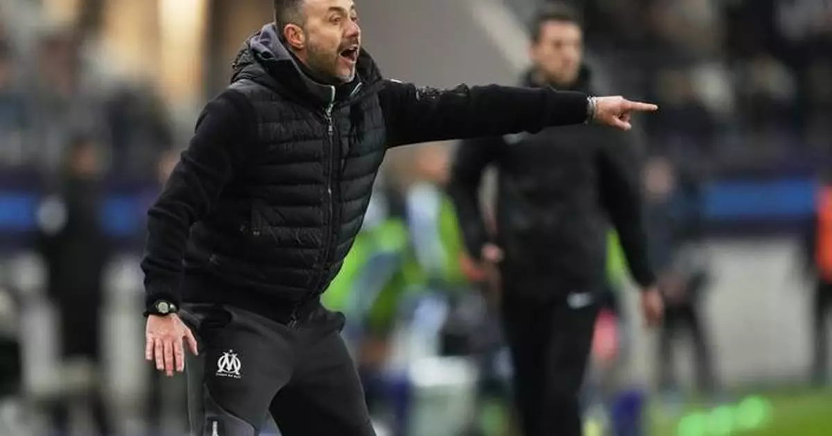 Marseille coach De Zerbi leaves after humiliating 5-0 loss to PSG