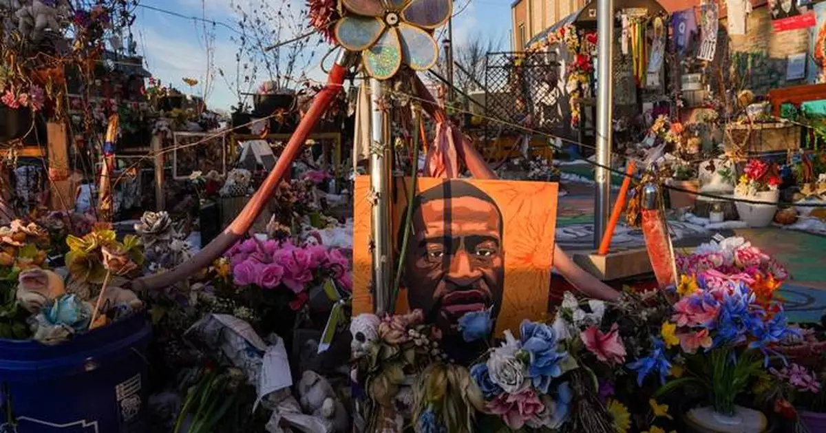 Minneapolis left to decide future of streetside memorials to 2 people killed by federal officers