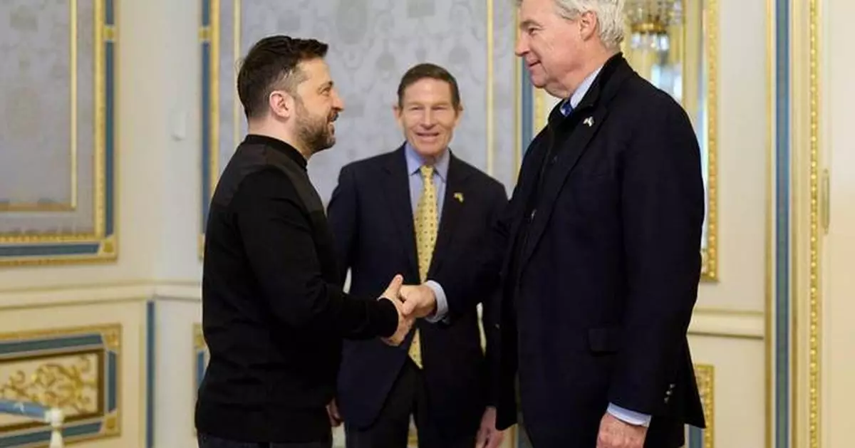 US senators visit key Ukrainian port city as they push for fresh sanctions on Russia