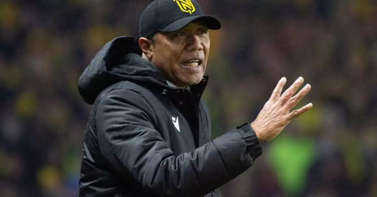 Struggling Ligue 1 club Paris FC hires Kombouaré as coach after firing Gilli