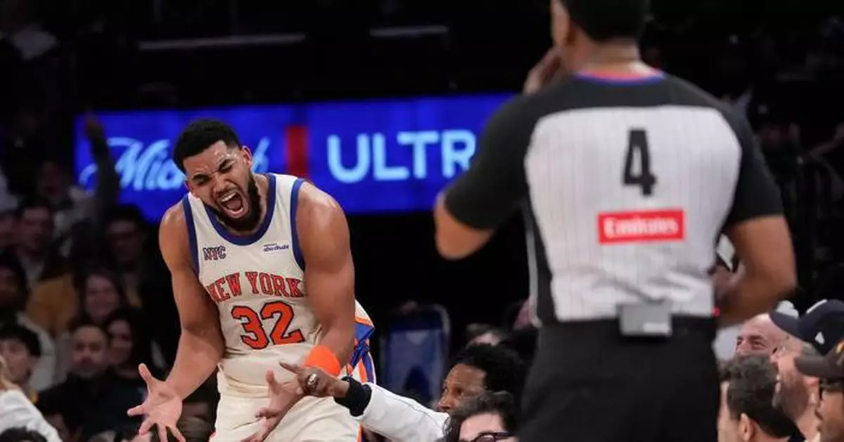 Knicks overcome an 18-point deficit in the 4th quarter to beat the  Rockets 108-106