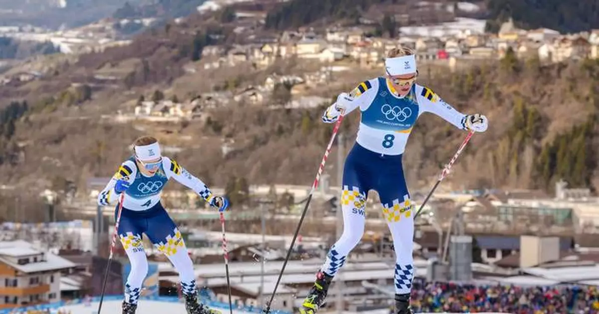 Sweden's Frida Karlsson wins gold at Milan Cortina in skiathlon. Diggins falls early in race