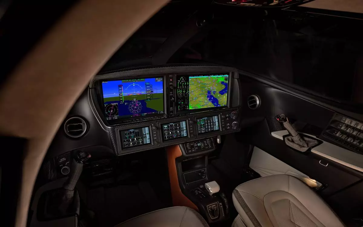 The Cirrus Perspective Touch+ flight deck adds new technology for reduced pilot workload and enhanced situational awareness. Key features include ATC Datalink, Automatic Database Updates, Alerts Linked Checklists, Taxiway Routing and 3D SafeTaxi™.